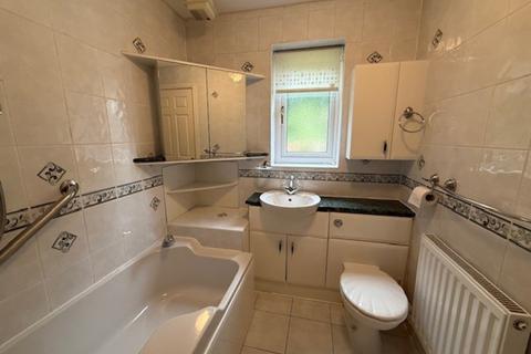 3 bedroom detached bungalow to rent, Crofters Close, Wistaston
