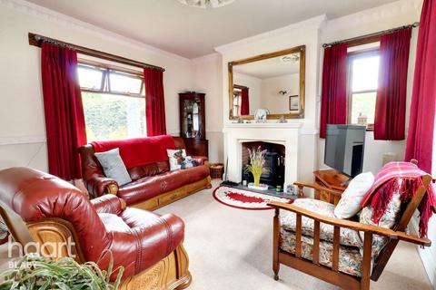 2 bedroom cottage for sale, Sutton Lane, Leicester