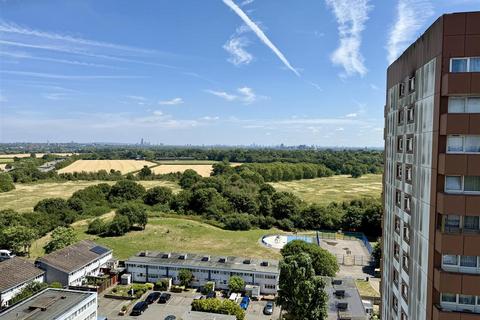1 bedroom flat for sale, Biscoe Close, Hounslow TW5