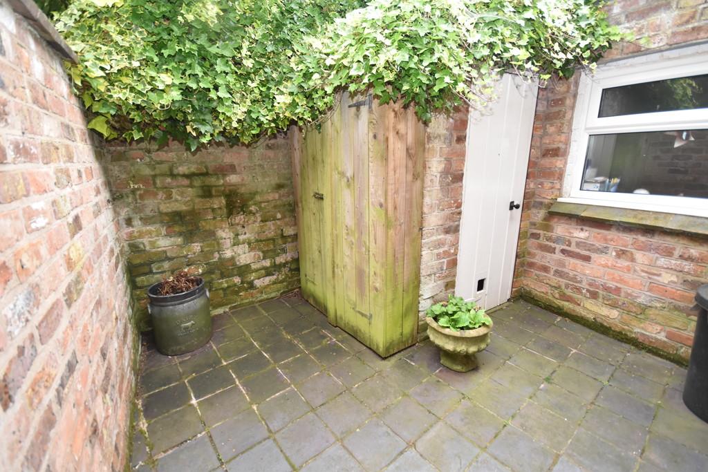 Rear Courtyard Garden