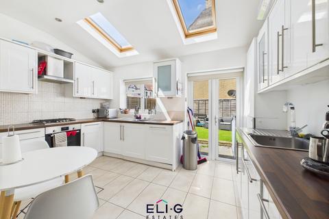9 Babington Road, London, NW4 4LD