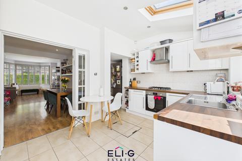 9 Babington Road, London, NW4 4LD