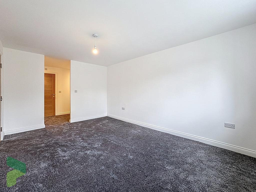 Main bedroomwith dressing room space into ensuite