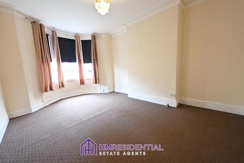 2 bedroom flat to rent, Whitehall Road, Bensham NE8