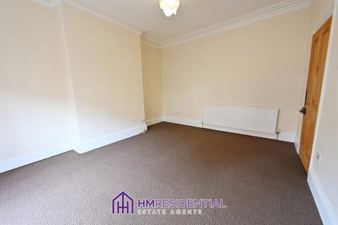 2 bedroom flat to rent, Whitehall Road, Bensham NE8