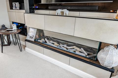 16 Harpenden Drive, Dunscroft, Doncaster, DN7 4HF