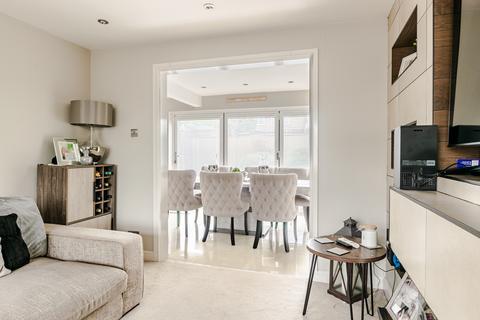 16 Harpenden Drive, Dunscroft, Doncaster, DN7 4HF