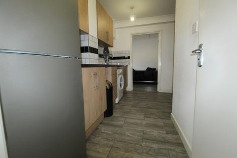 1 bedroom flat to rent, Aldborough Road South, Seven Kings, Essex, IG3