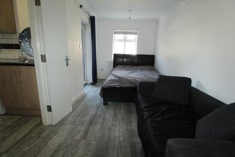 1 bedroom flat to rent, Aldborough Road South, Seven Kings, Essex, IG3