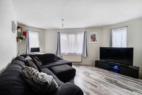 Flat 2, 26 Chestnut Grove, London, SE20 8PS