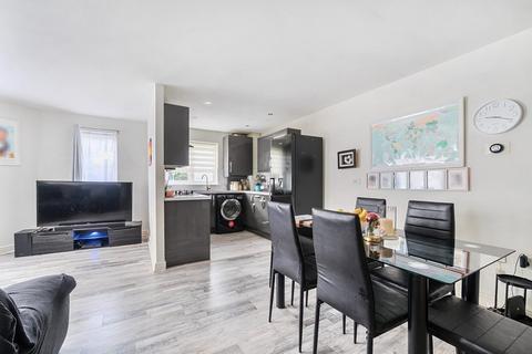 Flat 2, 26 Chestnut Grove, London, SE20 8PS