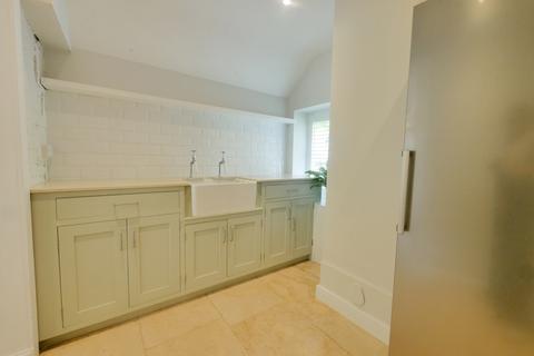 4 bedroom semi-detached house to rent, Calcot,  Gloucestershire GL54