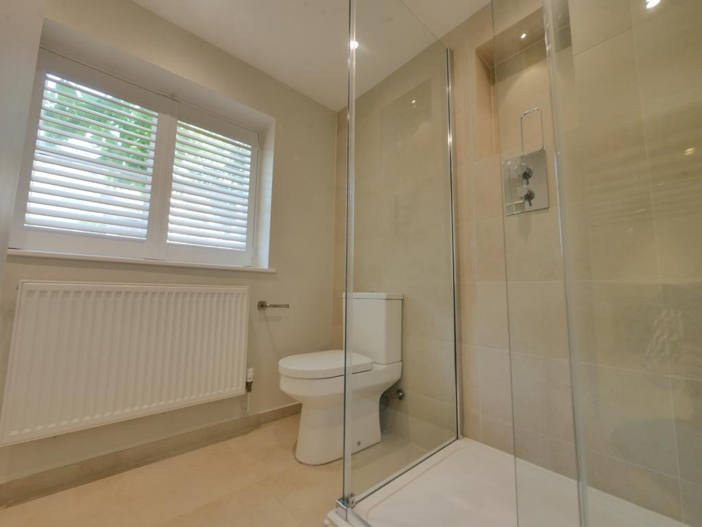 Bathroom 3.