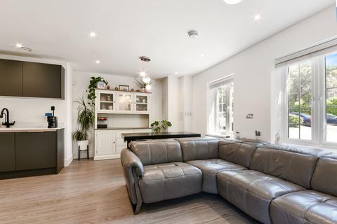 3 bedroom flat for sale, West Hill, South Croydon, CR2