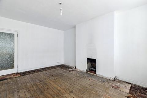 2 bedroom terraced house for sale, Moray Gardens, Clarkston, Glasgow, East Renfrewshire