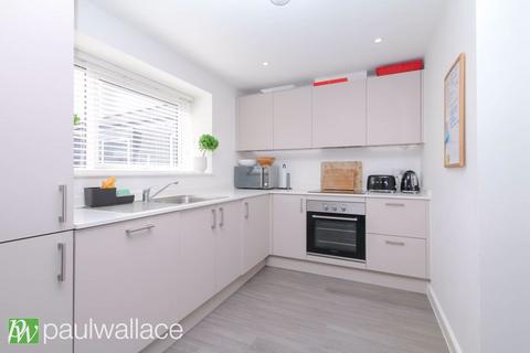 2 bedroom flat for sale, Lampits, Hoddesdon