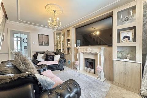 2 bedroom semi-detached house for sale, Highland Road, UPPER GORNAL, DY1 3BT