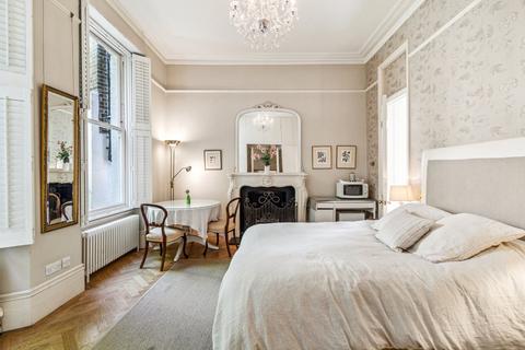 undefined, Barkston Gardens, Earls Court, London