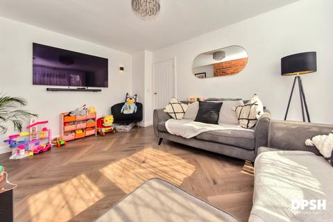3 bedroom semi-detached house for sale, Eastfield Crescent, Woodlesford, Leeds