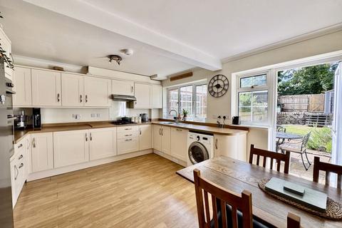 11 Fieldhead Gardens, Bourne End, SL8 5RN