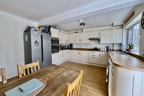 11 Fieldhead Gardens, Bourne End, SL8 5RN