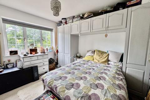 11 Fieldhead Gardens, Bourne End, SL8 5RN