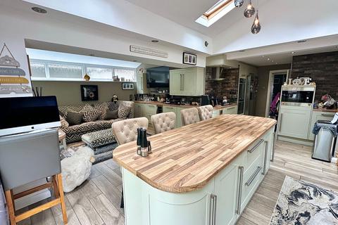 undefined, Woodland Avenue, Northampton NN6