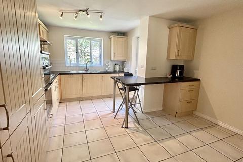 undefined, Kestrel Close, Calne SN11