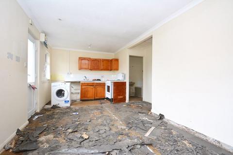 1 bedroom bungalow for sale, The Broadway, Minster