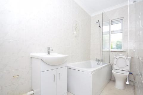 1 bedroom bungalow for sale, The Broadway, Minster