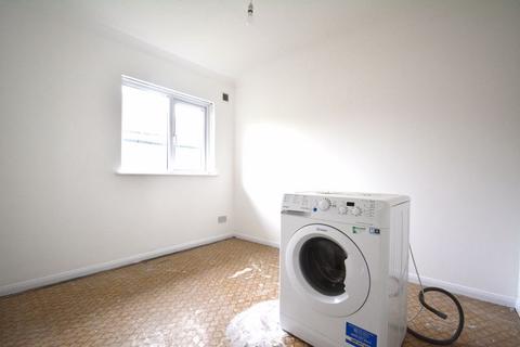 1 bedroom bungalow for sale, The Broadway, Minster