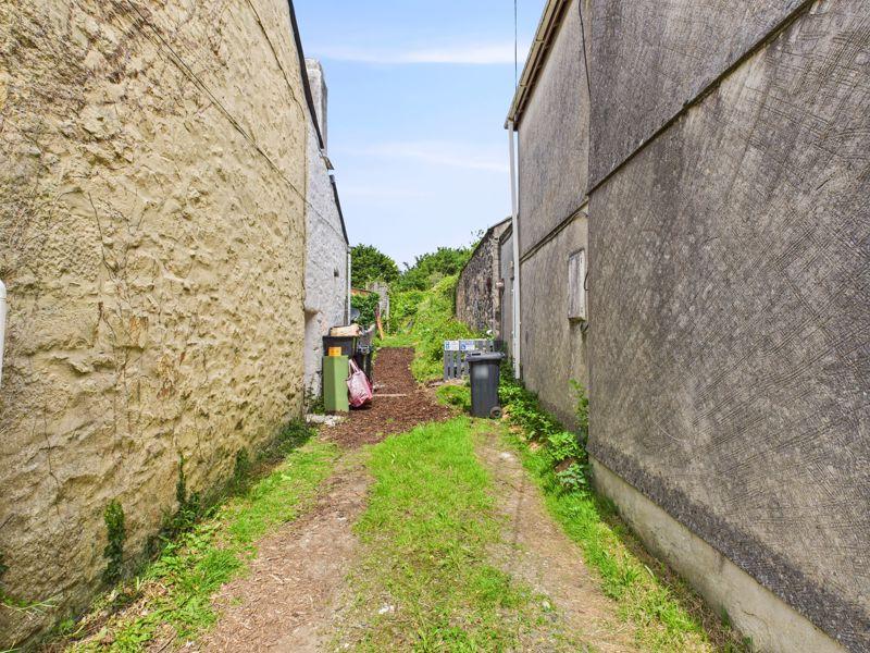 Parking/Outside