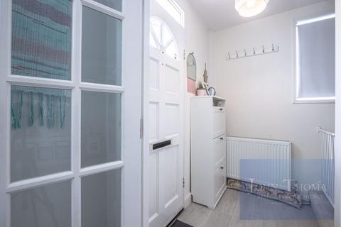 2 bedroom terraced house for sale, Arrowsmith Road, Chigwell IG7