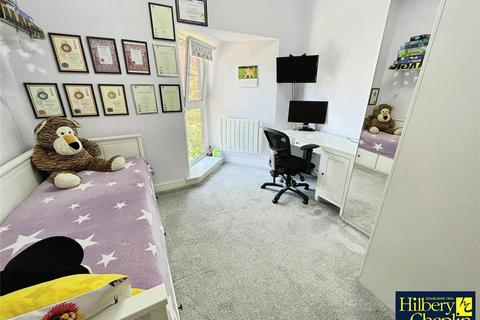 2 bedroom apartment for sale, Riverside Close, Romford, RM1