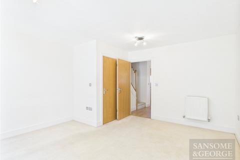 5 Breach Gardens, Sherfield On Loddon, Hook, RG27 0AW