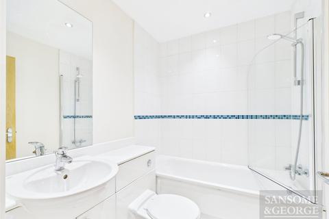 5 Breach Gardens, Sherfield On Loddon, Hook, RG27 0AW