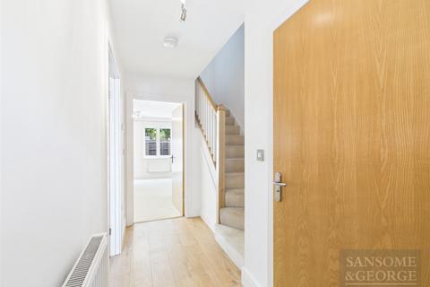5 Breach Gardens, Sherfield On Loddon, Hook, RG27 0AW
