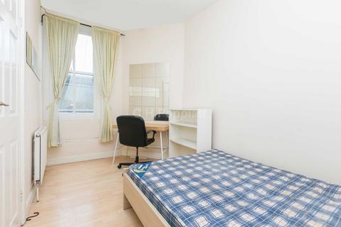 3 bedroom apartment to rent, Essex Road, Islington, N1