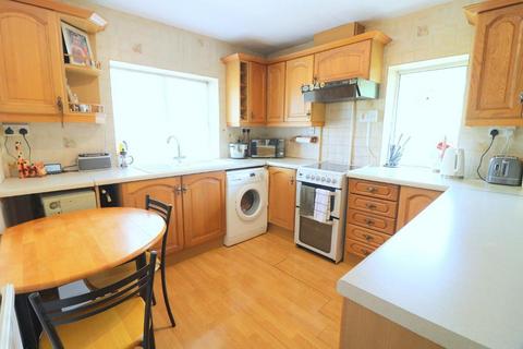 undefined, Luton LU3