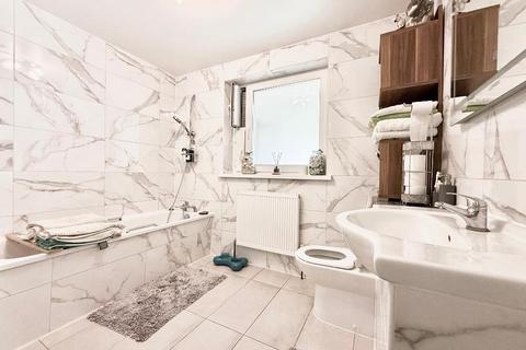undefined, Locarno Avenue, Leagrave, Luton, Bedfordshire, LU4 9EJ