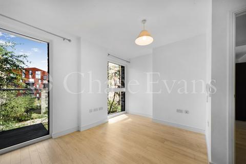 1 bedroom flat for sale, Copenhagen Court, Greenland Place, London, SE8