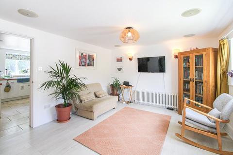 15 Brighton Road, Hooley, Coulsdon, CR5 3EJ