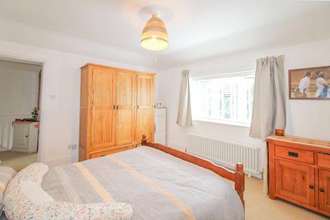 15 Brighton Road, Hooley, Coulsdon, CR5 3EJ