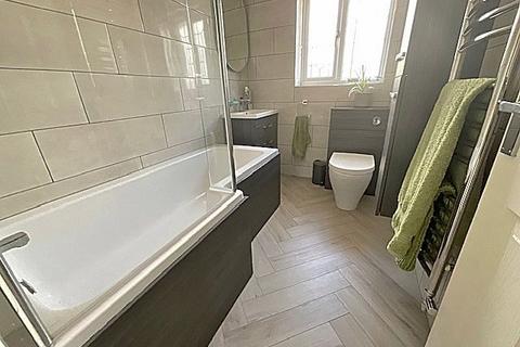 4 Chaucer Close, Stourbridge, DY8 4PL