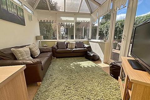 4 Chaucer Close, Stourbridge, DY8 4PL