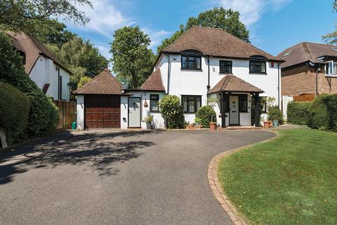 4 bedroom detached house for sale, The Broadwalk, Northwood