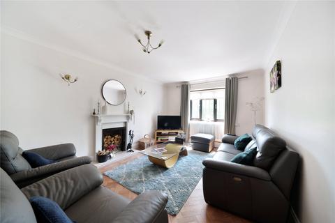 4 bedroom detached house for sale, The Broadwalk, Northwood