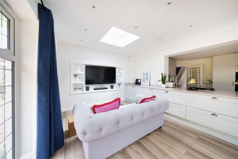 4 bedroom detached house for sale, The Broadwalk, Northwood