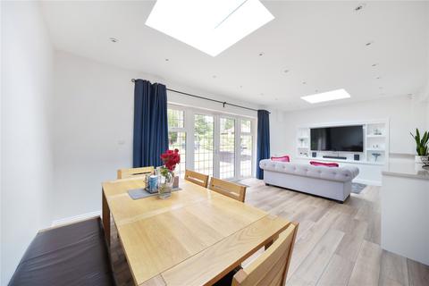 4 bedroom detached house for sale, The Broadwalk, Northwood