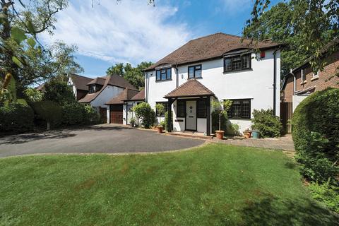 4 bedroom detached house for sale, The Broadwalk, Northwood